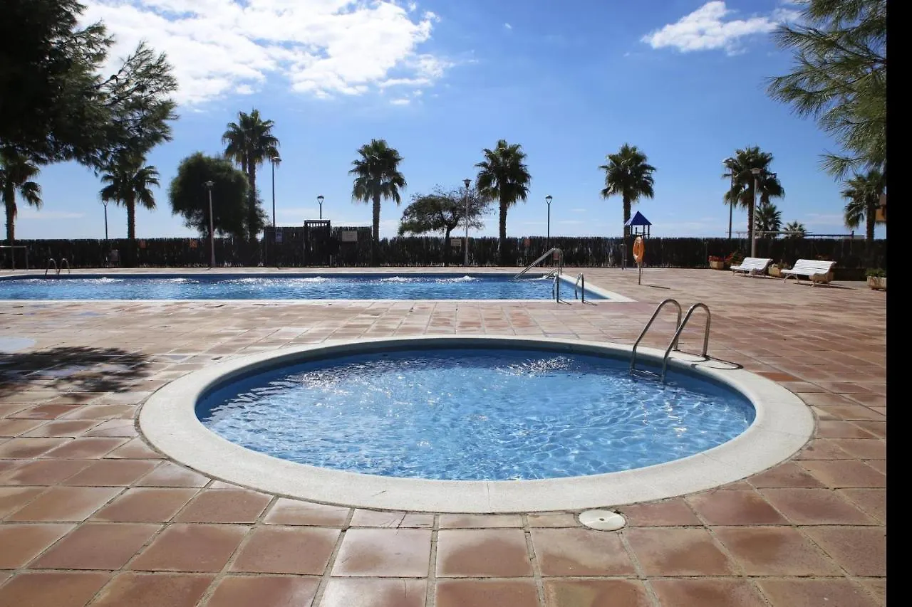 Apartment At041 Els Pins, Primera Linea De La Playa, Con Piscina Torredembarra